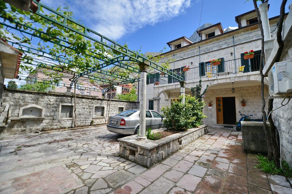 Guesthouse Anita Kotor Exterior photo